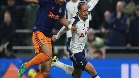 2025环广西公路自行车世界巡回赛：桂林绝美赛道吸引顶尖车手，央视频道官方APP同步直播