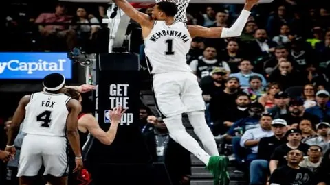 特鲁姆普世乒赛爆冷出局，奥康纳称颂巅峰对决，墨菲激战正酣